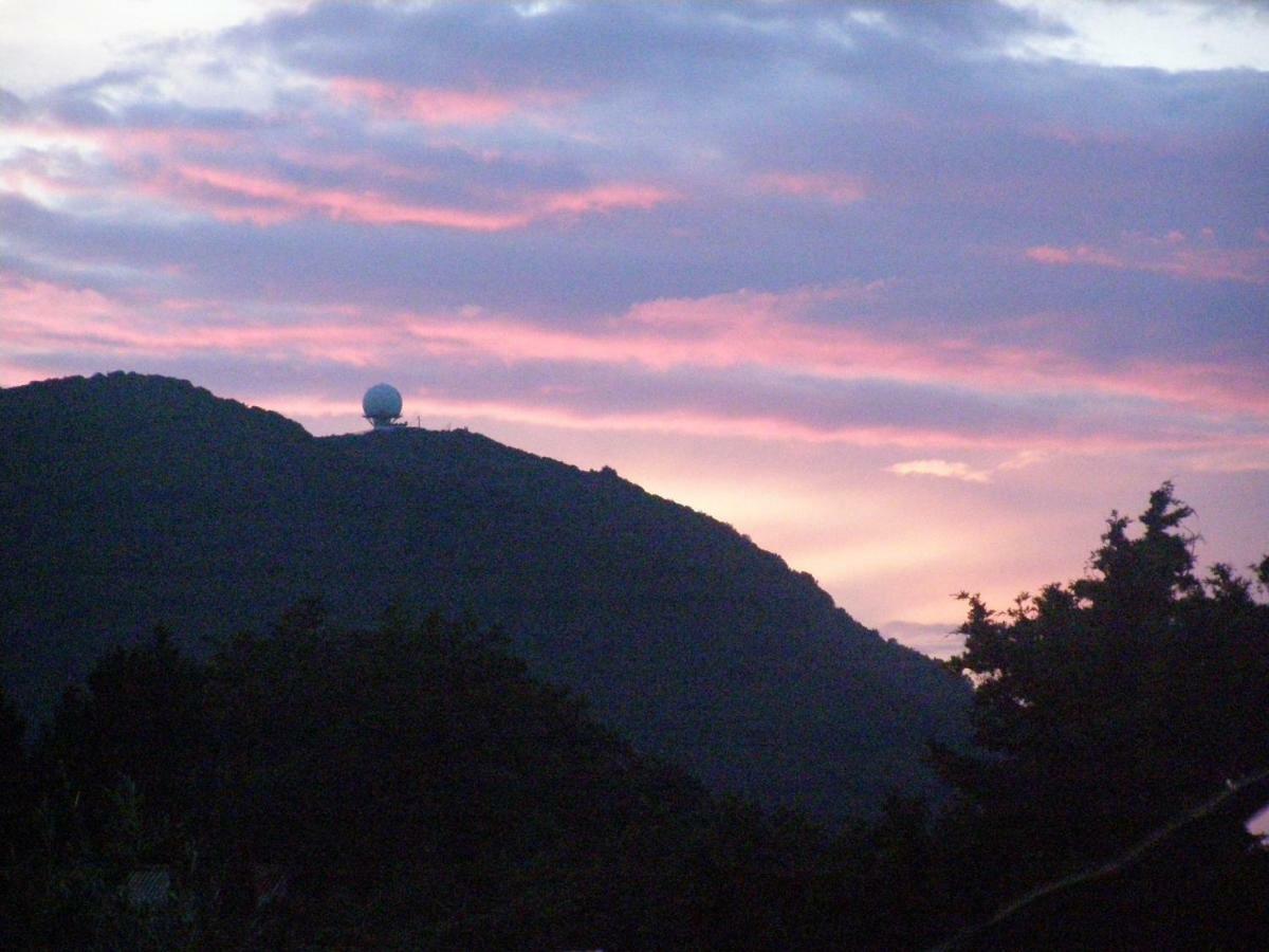 Kostas Walkers Point Bed and Breakfast Dafnáta Exteriör bild
