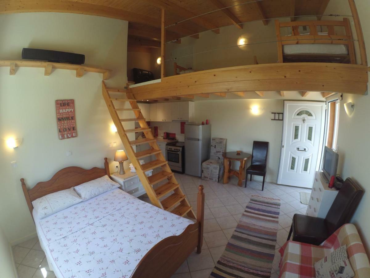 Kostas Walkers Point Bed and Breakfast Dafnáta Exteriör bild