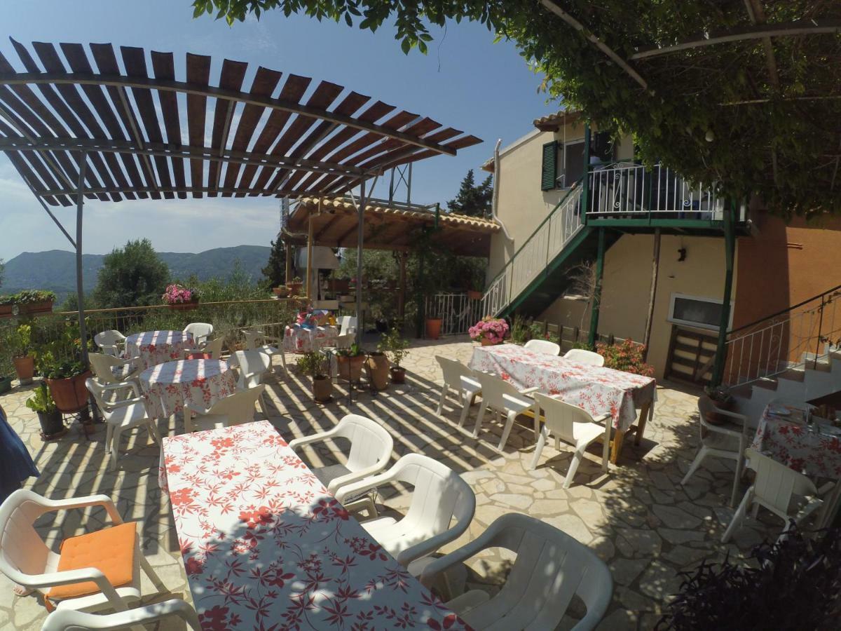 Kostas Walkers Point Bed and Breakfast Dafnáta Exteriör bild